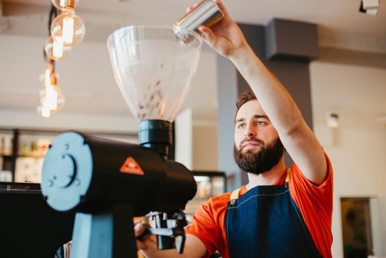 How to choose a grinder for a coffee shop?